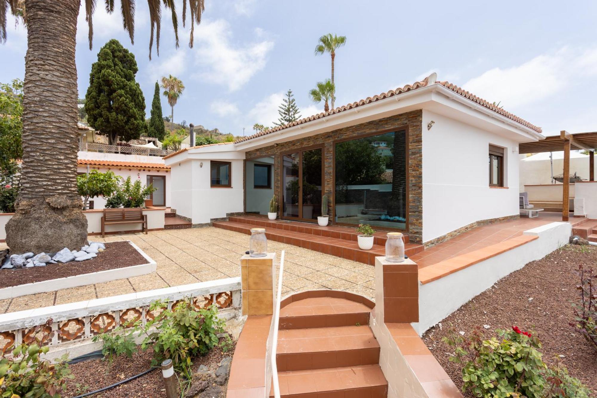 Home2Book Villa Alessandro, Design & Comfort Sauzal Exterior photo