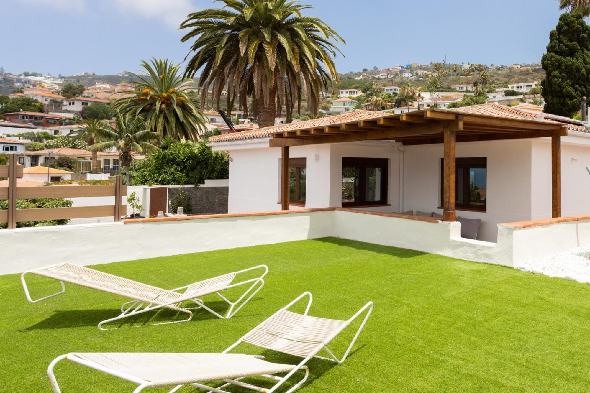 Home2Book Villa Alessandro, Design & Comfort Sauzal Exterior photo